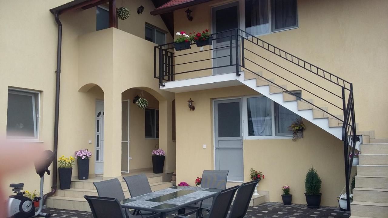 Проживание в семье CASA LUISA Кэлимэнешти-8